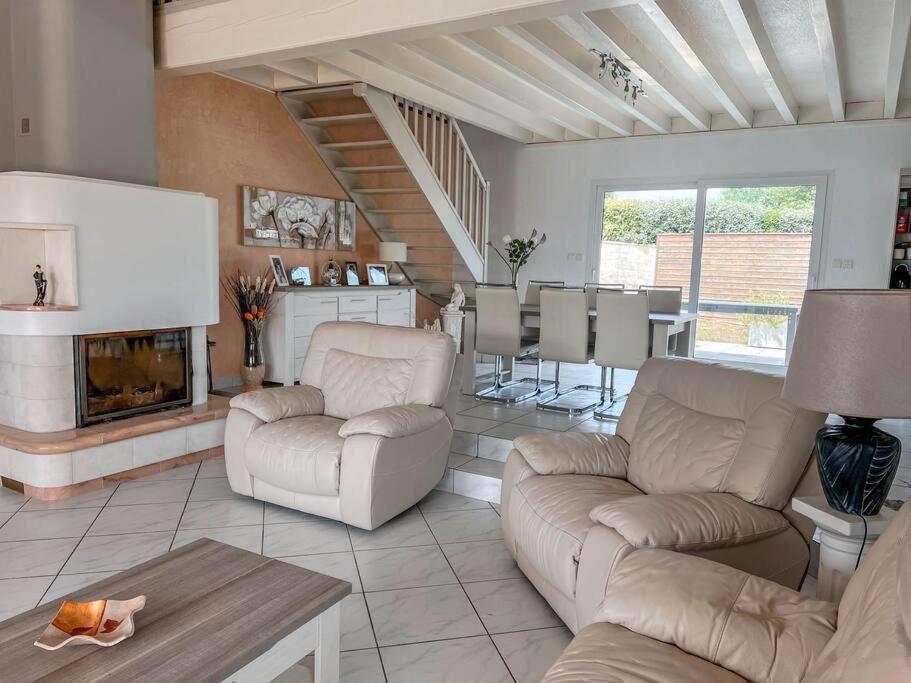 Magnifique Maison A Lentilly - Piscine Extérieur photo