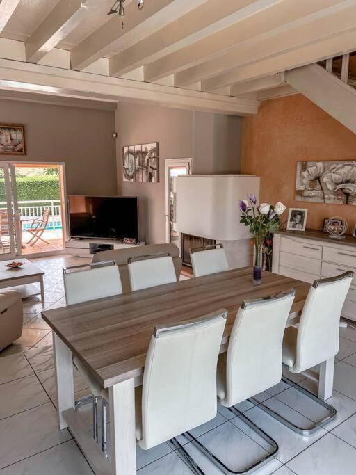 Magnifique Maison A Lentilly - Piscine Extérieur photo